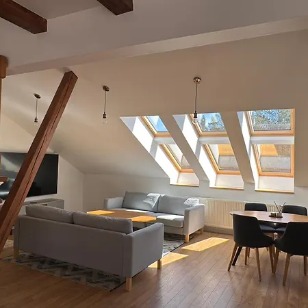 Palepe Vanagupeje Cozy Attic Retreat Połąga